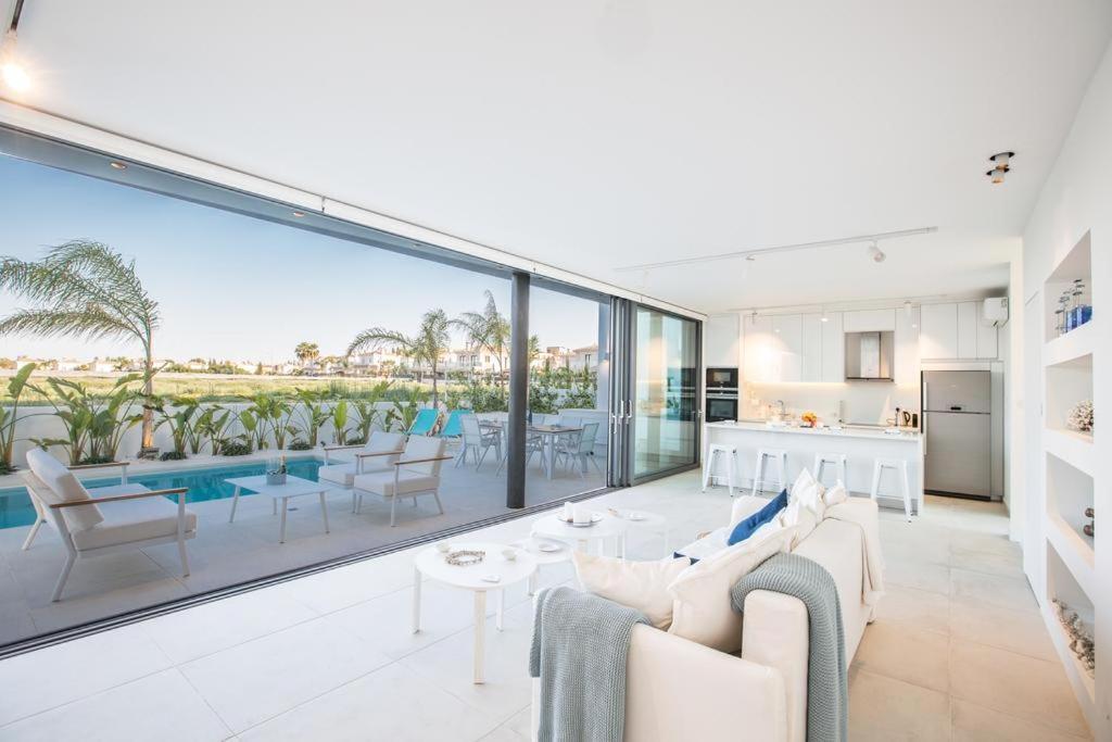 The White H Villa, Protaras, Fresh And Peaceful Paralimni Dış mekan fotoğraf